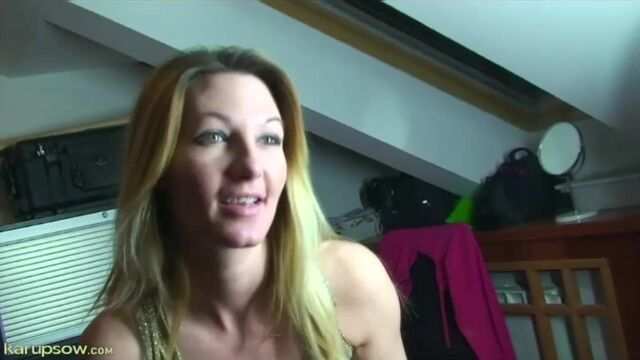 Juda ko'p qiziqarli bo'lish uchun tashrif buyuradigan Milfni katta ko'krak bilan taklif qildi