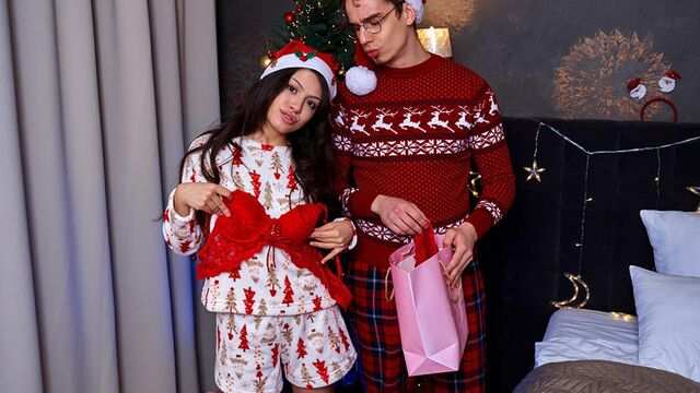 qoramag'izni Yangi yilni birgalikda nishonlash va jinsiy aloqada bo'lishga taklif qildi